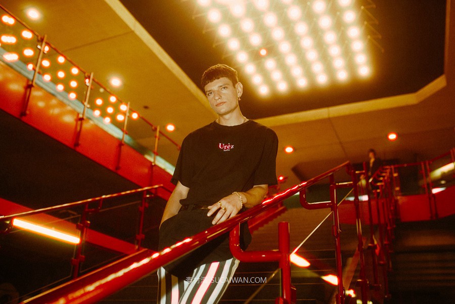 顶级ins风国外柯达Cinestill 800T/Gold 200/Portra 400胶片颗粒模拟电影美学扫街照片调色Lr预设/Ps动作 The Classic Presets – Classic ECN-2 2025 , sucaiwan.com