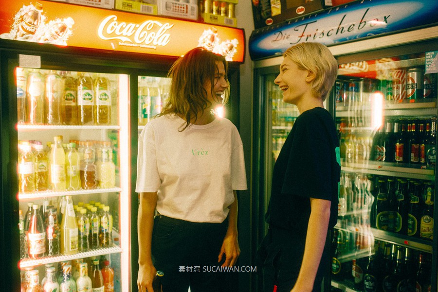 顶级ins风国外柯达Cinestill 800T/Gold 200/Portra 400胶片颗粒模拟电影美学扫街照片调色Lr预设/Ps动作 The Classic Presets – Classic ECN-2 2025 , sucaiwan.com