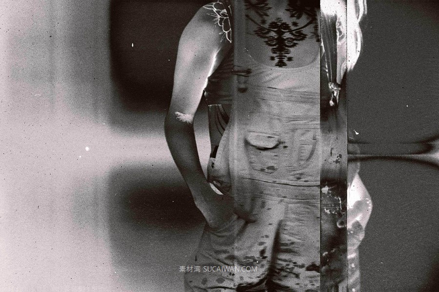 复古粒状射线照片效果ps特效滤镜样机 Negative Copier Photo Effect , 第7张-素材湾丨精选海外优质设计素材资源 复古粒状射线照片效果ps特效滤镜样机 Negative Copier Photo Effect , sucaiwan.com