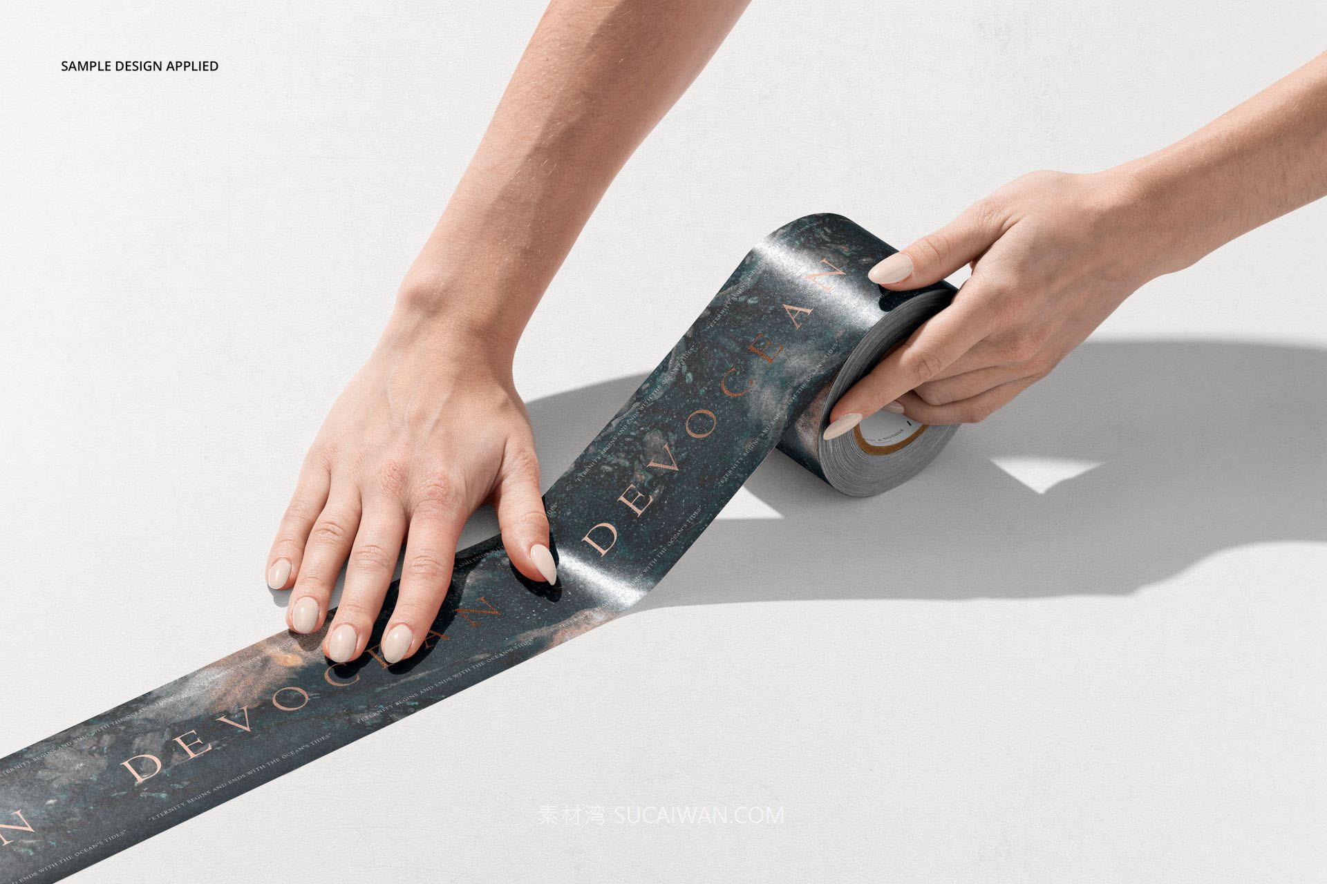 7款时尚服装鞋包装纸盒快递盒包装袋胶带VI设计展示效果图PSD样机模板Noissue Mailing Box Mockup Set v2 , sucaiwan.com