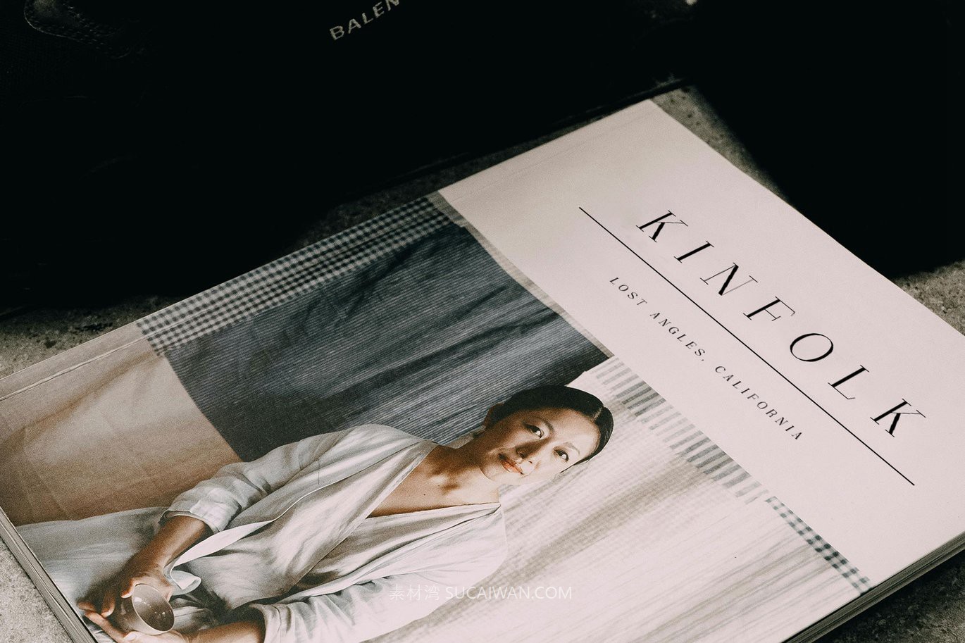 现代时尚品牌杂志婚礼徽标设计衬线英文字体安装包 Ashegia Modern Serif Font 设计素材 sucaiwan.com