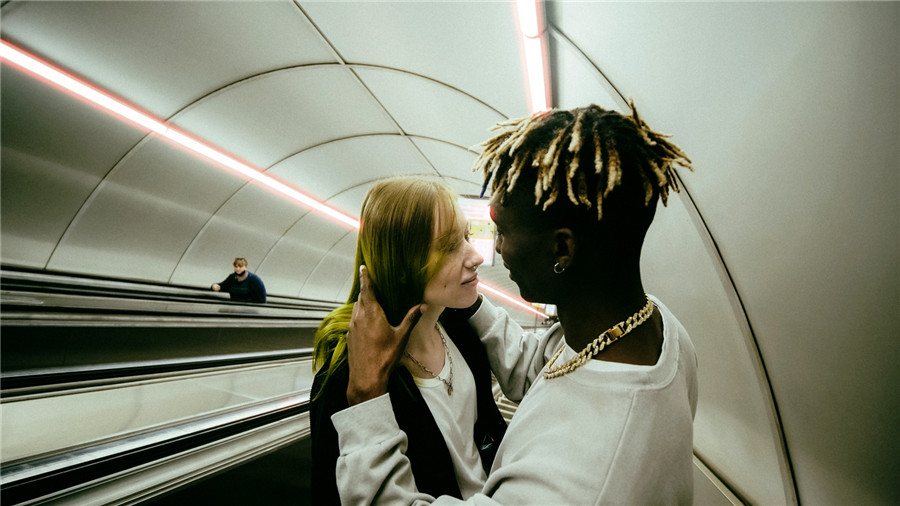 Cinegrading – +Cine FilmX Presets & Actions 复古老式柯达胶片彩色负片颗粒色偏光晕电影级照片调色LR预设+PS动作素材 插件预设 第2张-素材湾丨精选海外优质设计素材资源 Cinegrading – +Cine FilmX Presets & Actions 复古老式柯达胶片彩色负片颗粒色偏光晕电影级照片调色LR预设+PS动作素材 插件预设 sucaiwan.com