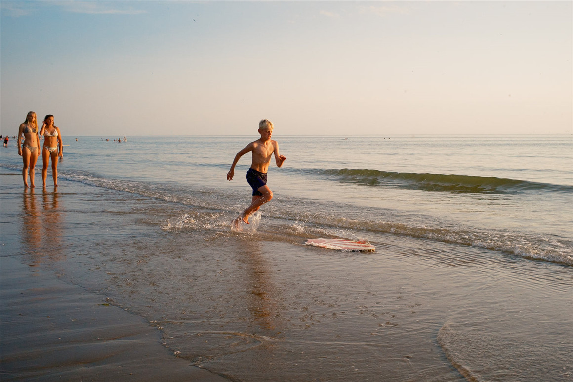 经典富士胶片模拟颗粒光晕城市人像风光摄影Lightroom调色预设 The Classic Presets - Classic X Film Simulations , 第8张-素材湾丨精选海外优质设计素材资源 经典富士胶片模拟颗粒光晕城市人像风光摄影Lightroom调色预设 The Classic Presets - Classic X Film Simulations , sucaiwan.com