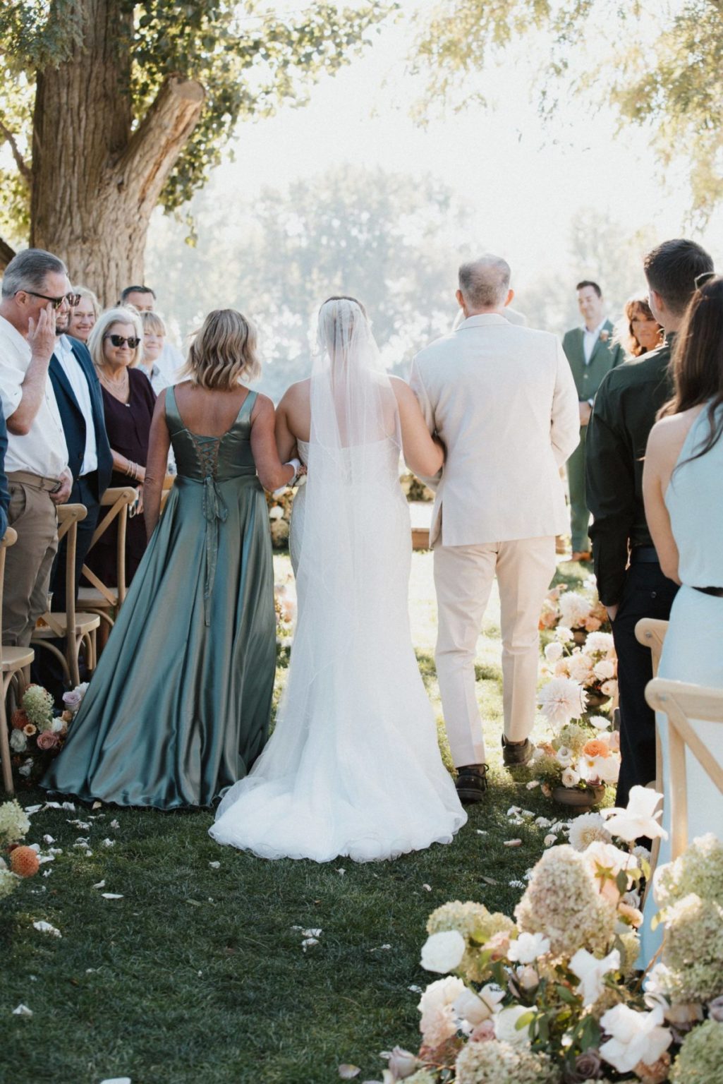 浪漫永恒怀旧婚礼结婚照户外摄影照片调色Lightroom预设 J SERIES PRESETS , sucaiwan.com