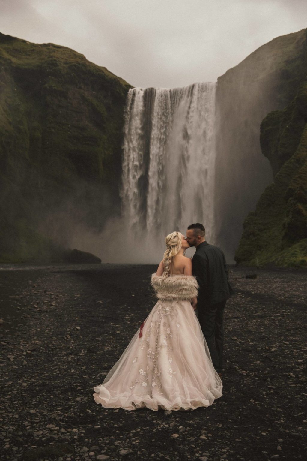 浪漫永恒怀旧婚礼结婚照户外摄影照片调色Lightroom预设 J SERIES PRESETS , sucaiwan.com