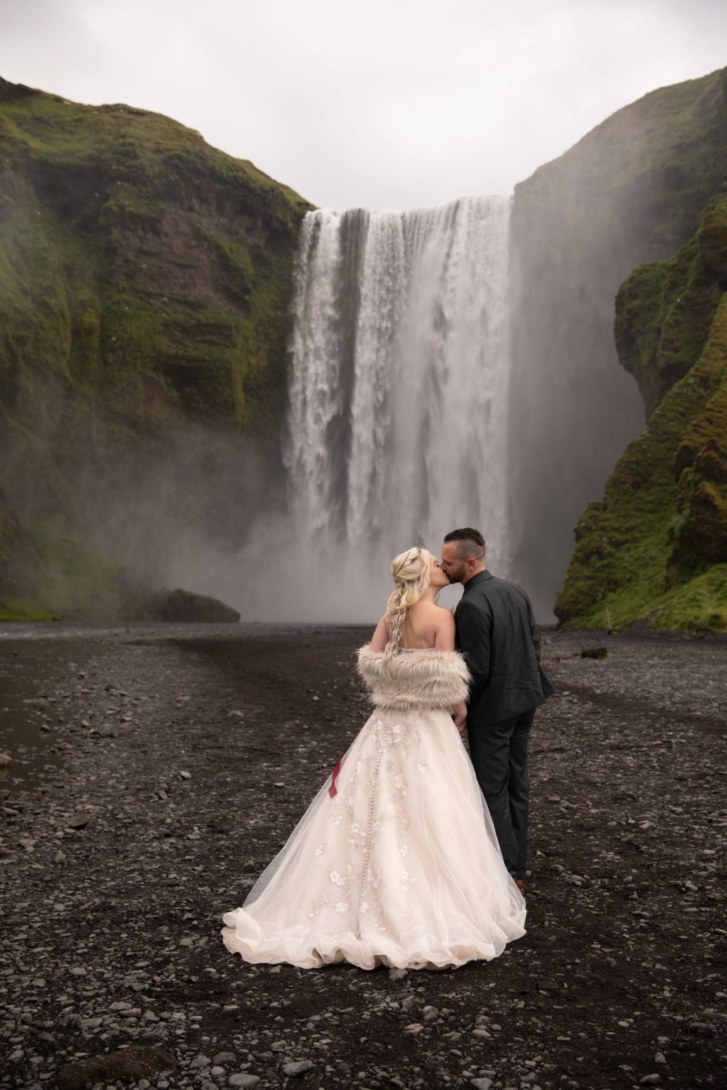 浪漫永恒怀旧婚礼结婚照户外摄影照片调色Lightroom预设 J SERIES PRESETS , sucaiwan.com