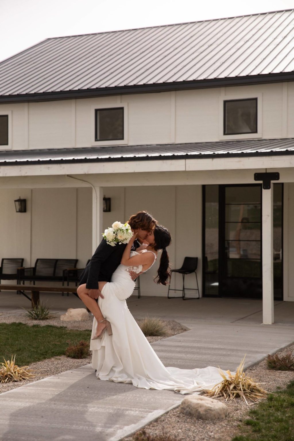 浪漫永恒怀旧婚礼结婚照户外摄影照片调色Lightroom预设 J SERIES PRESETS , sucaiwan.com