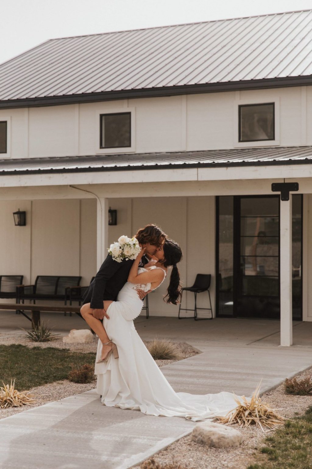 浪漫永恒怀旧婚礼结婚照户外摄影照片调色Lightroom预设 J SERIES PRESETS , sucaiwan.com