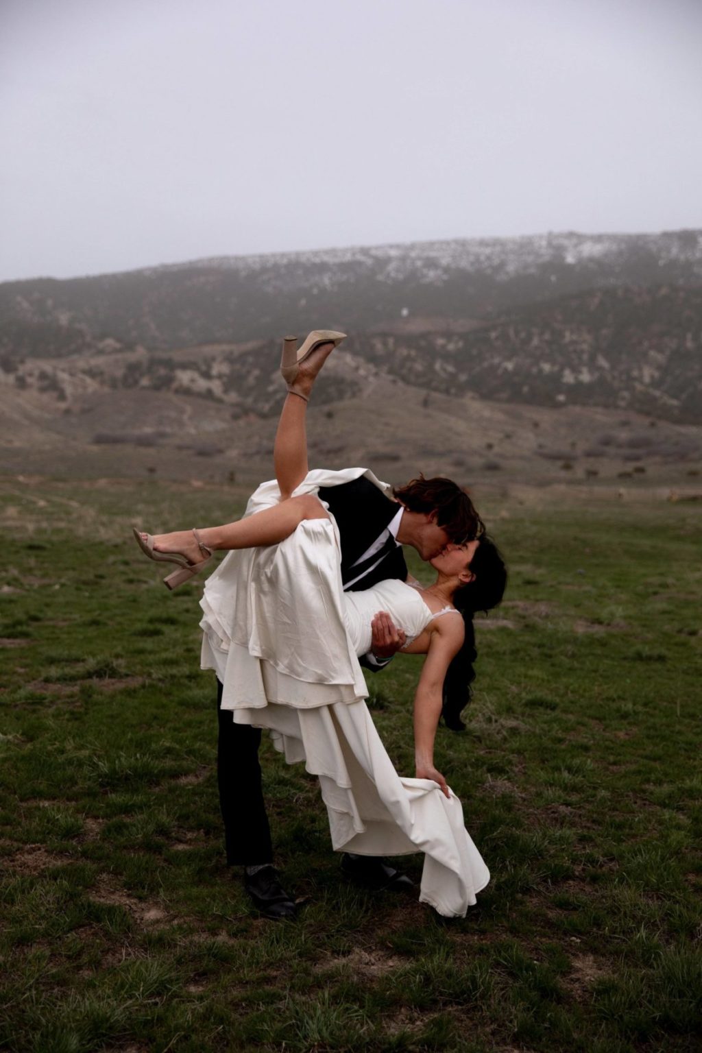 浪漫永恒怀旧婚礼结婚照户外摄影照片调色Lightroom预设 J SERIES PRESETS , sucaiwan.com